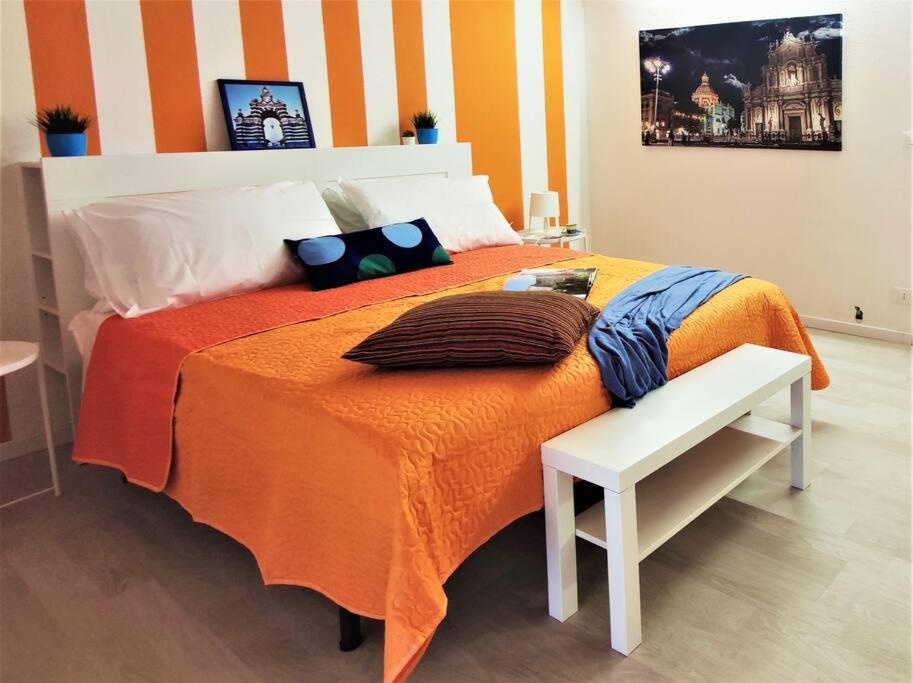 Central Apartments Mezzanine - 1 Min To Via Etnea คาตาเนีย ภายนอก รูปภาพ